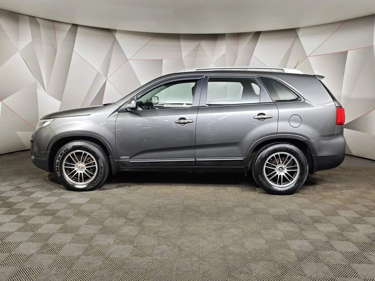 Kia Sorento 2.4 AT 4WD (175 л.с.) Comfort Серый в АВИЛОН. Слайд №5