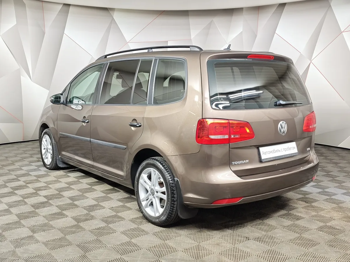 Volkswagen Touran 1.4 TSI MT (140 л.с.) Highline Коричневый в АВИЛОН. Слайд №4