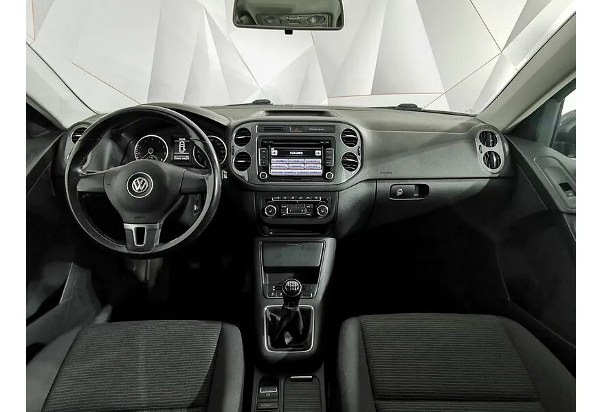 Volkswagen Tiguan 1.4 TSI BlueMotion MT (122 л.с.) Trend & Fun Черный в АВИЛОН. Слайд №14