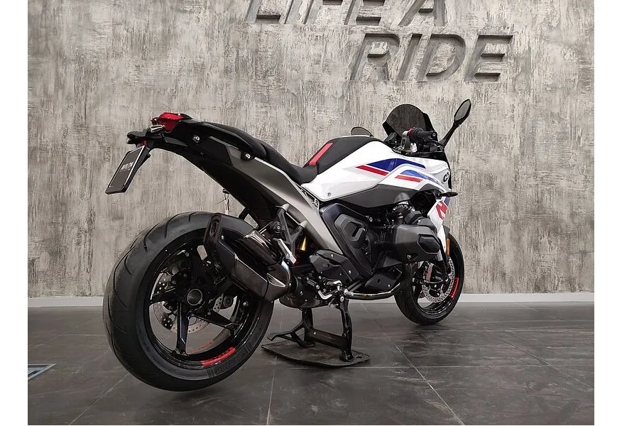 BMW Motorrad R 1300 RS 1300 см³ (145 л.с.) (145) 1300 Белый в АВИЛОН. Слайд №6