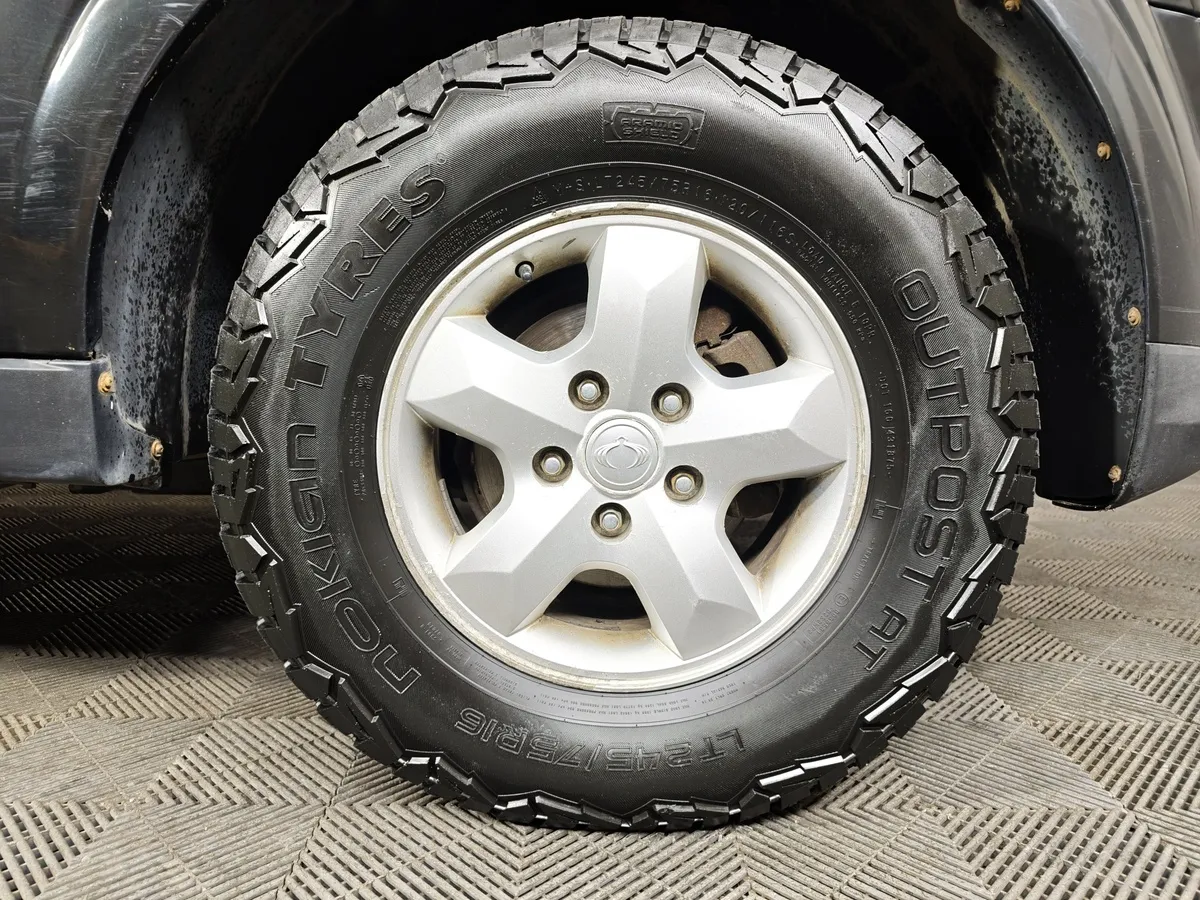 SsangYong Kyron 2.3 MT 4WD (150 л.с.) Черный в АВИЛОН. Слайд №9