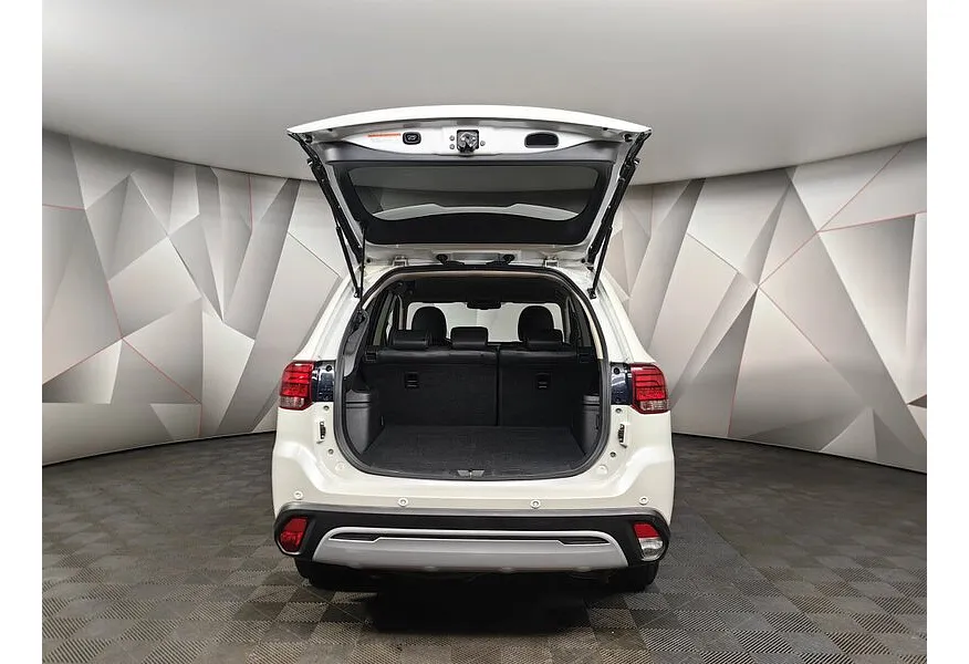 АВИЛОН - Mitsubishi Outlander 2.4 CVT 4WD (167 л.с.) Белый - slide 17