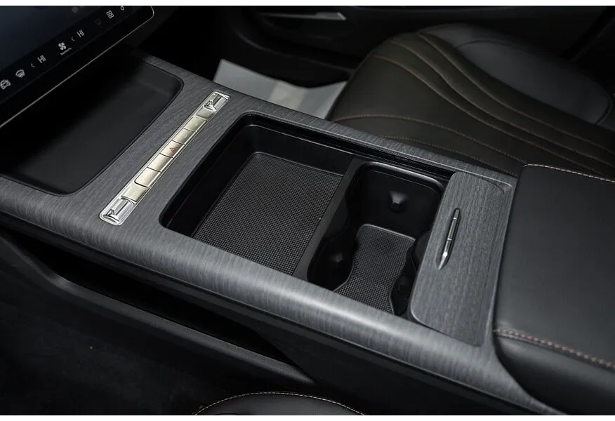 Geely Preface 2.0T 7DCT FWD (150 л.с.) Флагман Белый в АВИЛОН. Слайд №18