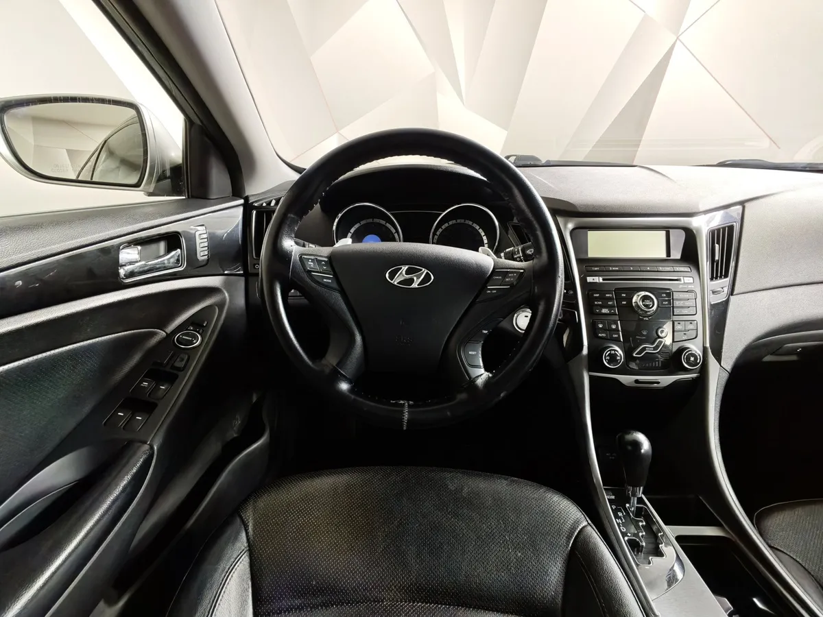 Hyundai Sonata 2.0 MPi AT (150 л.с.) Style Серебристый в АВИЛОН. Слайд №20