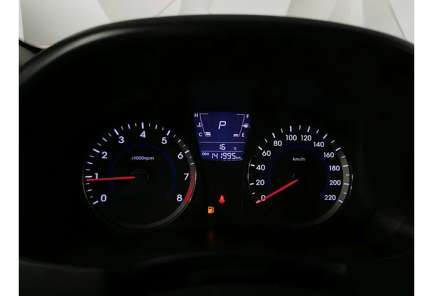 Hyundai Solaris 1.6 AT (123 л.с.) Active Белый в АВИЛОН. Слайд №18 Hyundai Solaris 1.6 AT (123 л.с.) Active Белый в АВИЛОН. Слайд №18