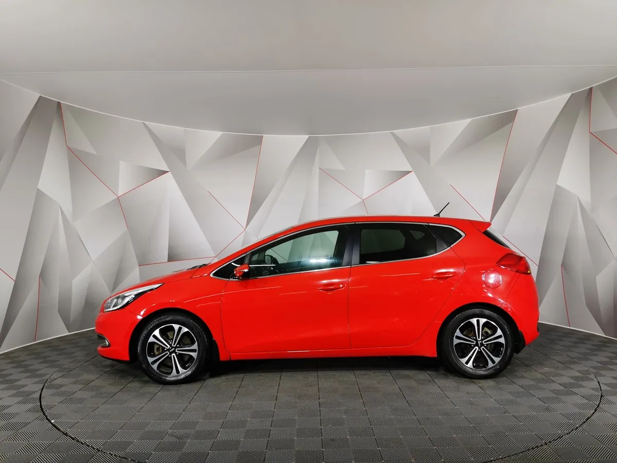 Kia Ceed 1.6 AT (129 л.с.) Luxe Красный в АВИЛОН. Слайд №5