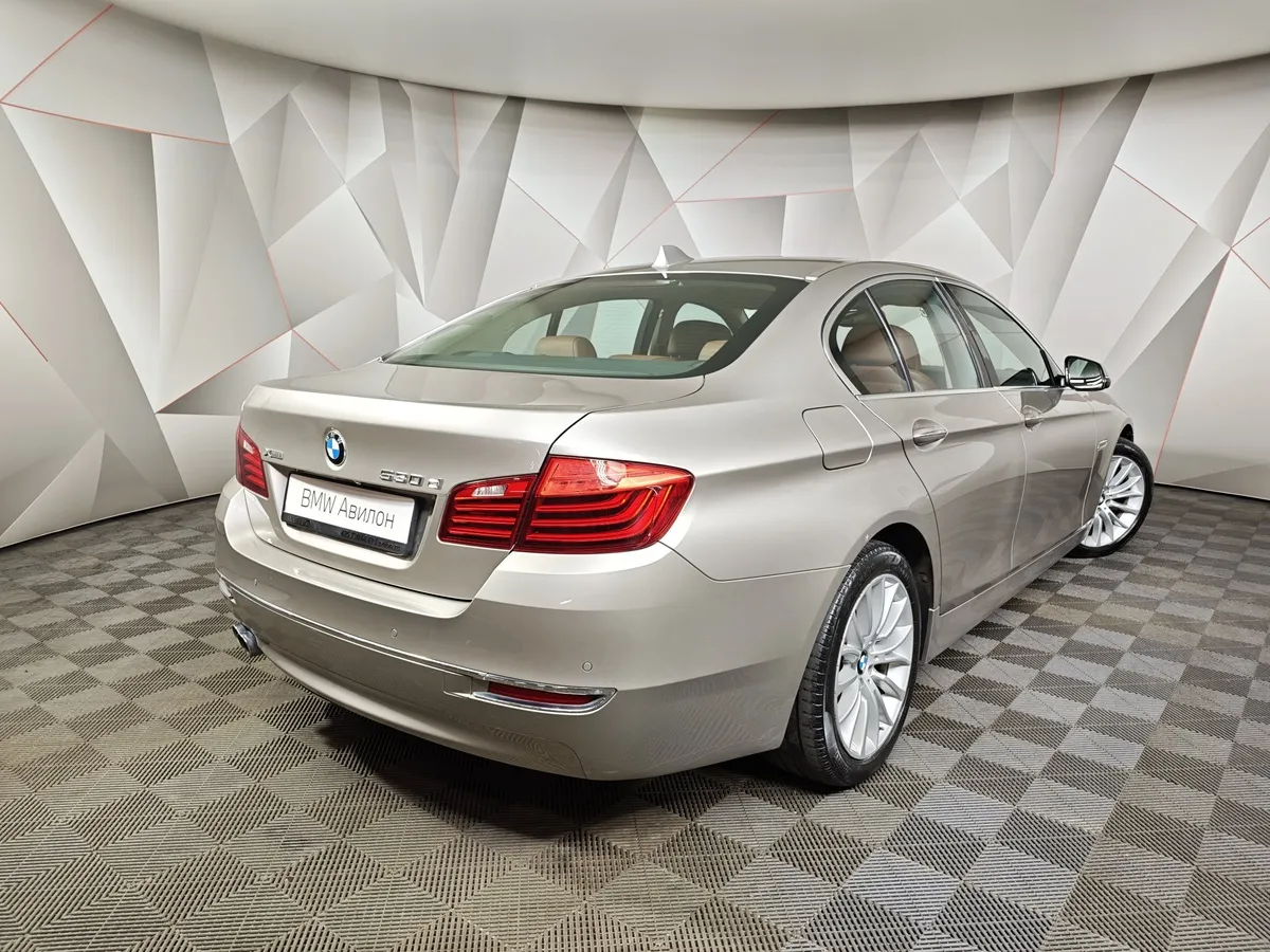 BMW 5 серия 530d xDrive Steptronic (258 л.с.) Бежевый в АВИЛОН. Слайд №2