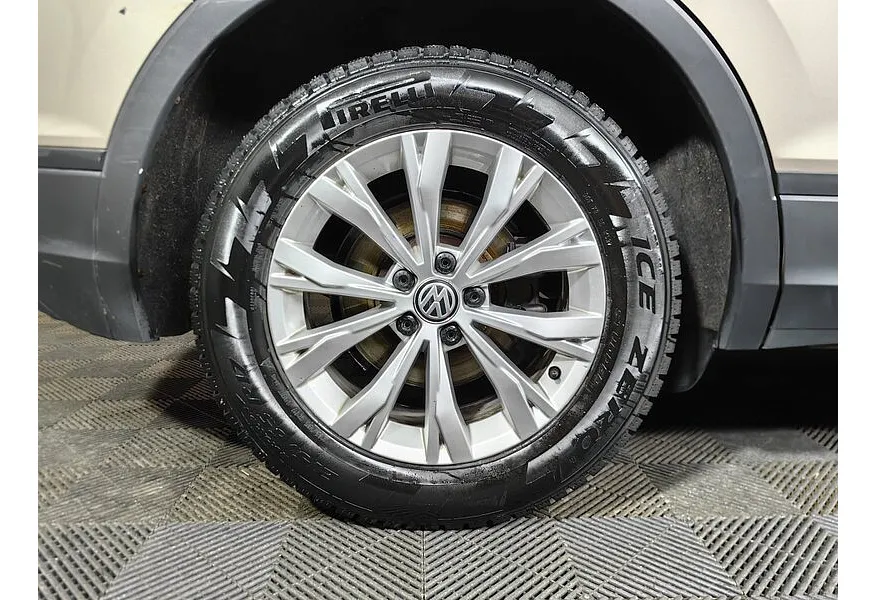 Volkswagen Tiguan 1.4 TSI BlueMotion DSG (150 л.с.) Comfortline Бежевый в АВИЛОН. Слайд №9