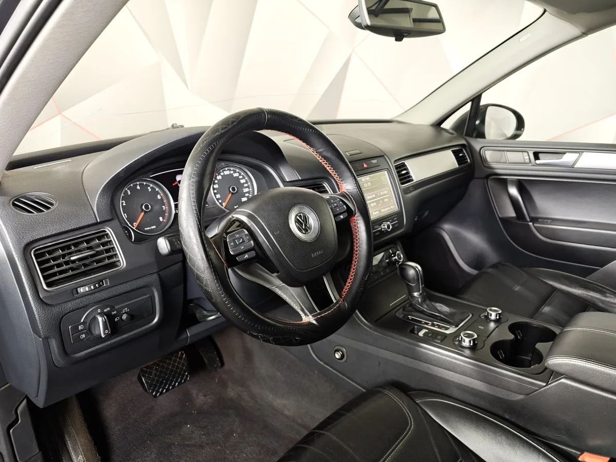 Volkswagen Touareg 3.6 FSI Tiptronic 4Motion (249 л.с.) V6 FSI Серый в АВИЛОН. Слайд №19