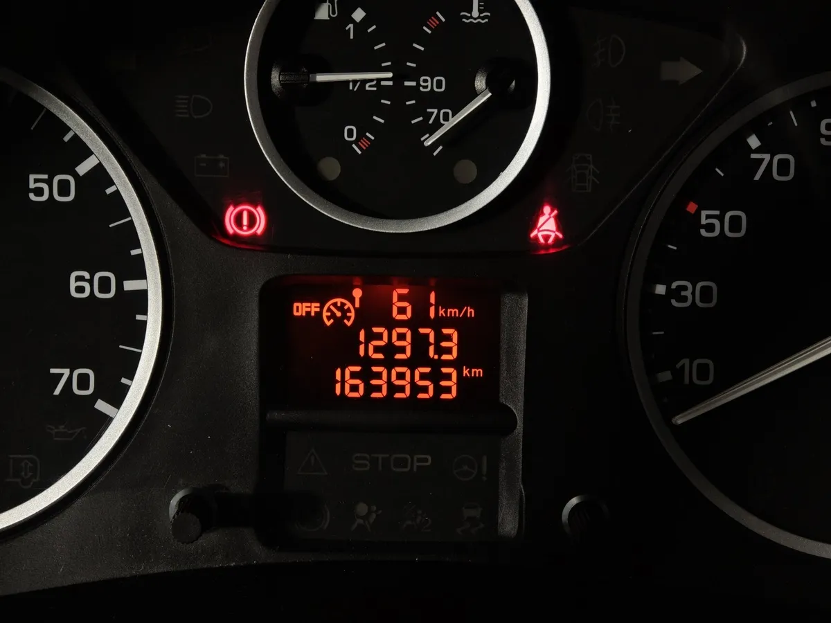 Citroen Berlingo 1.6 VTi MT (120 л.с.) Tendance Серый в АВИЛОН. Слайд №17