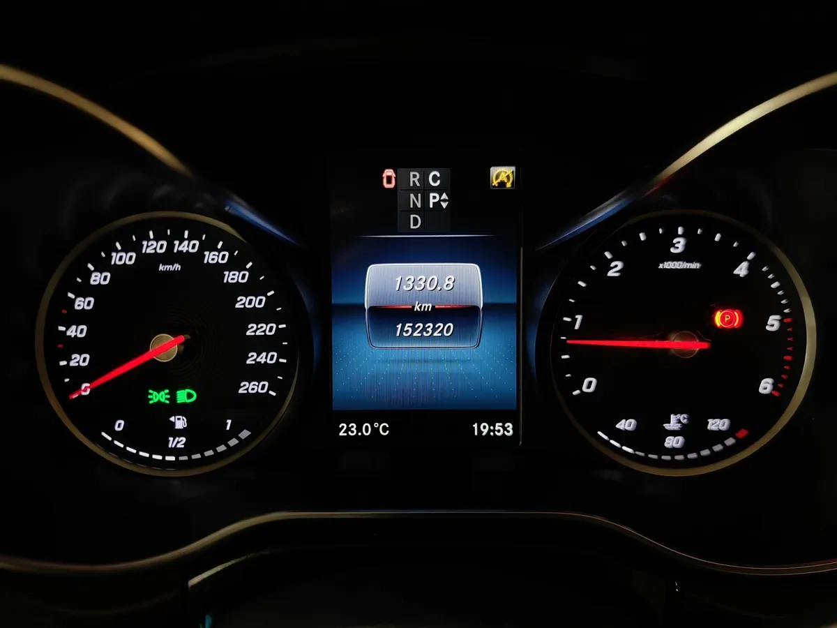 Mercedes-Benz V-Класс V 250 d AT L2 4x4 (190 л.с.) Exclusive Черный в АВИЛОН. Слайд №15