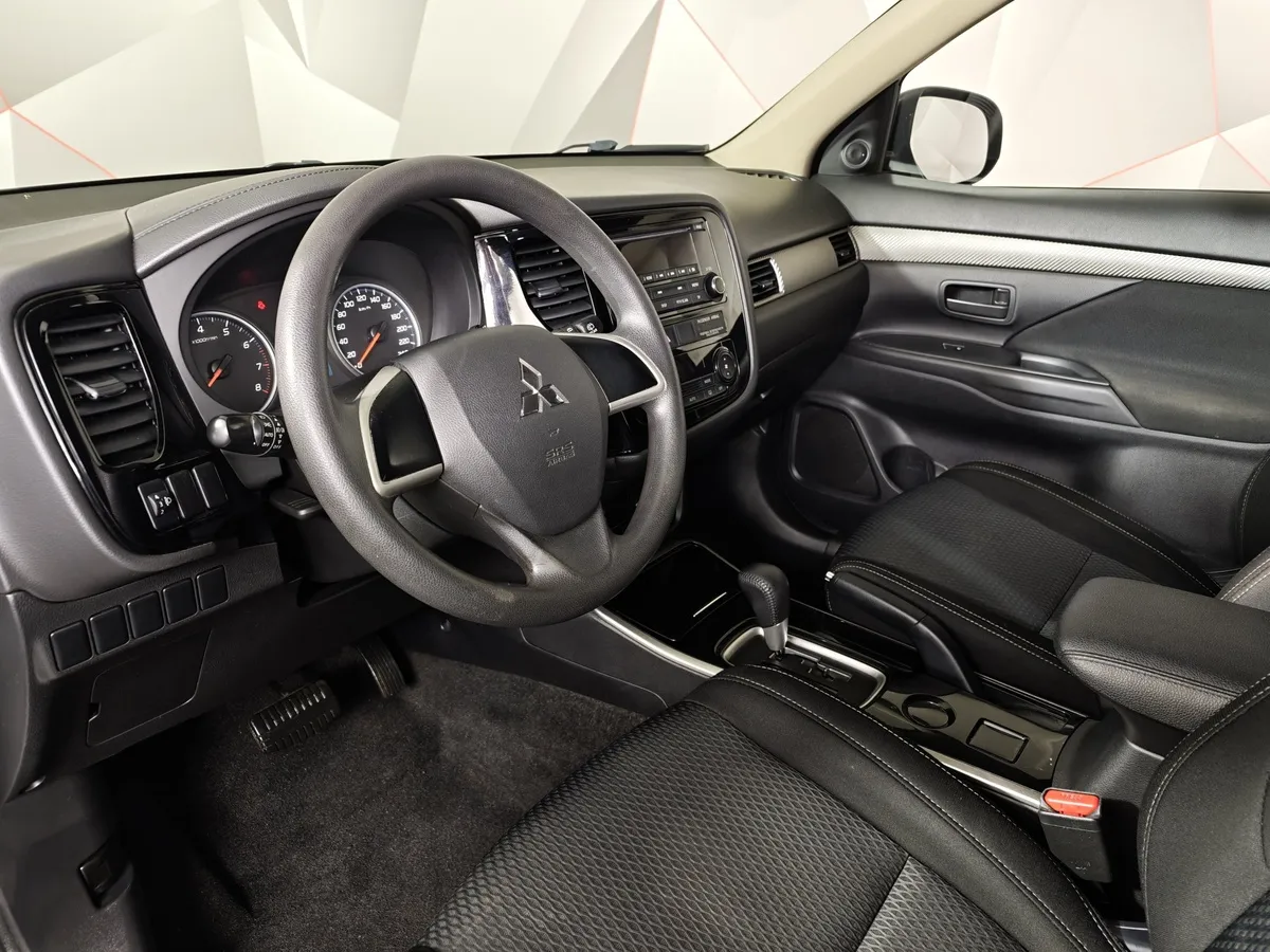 Mitsubishi Outlander 2.0 CVT (146 л.с.) Invite Белый в АВИЛОН. Слайд №19