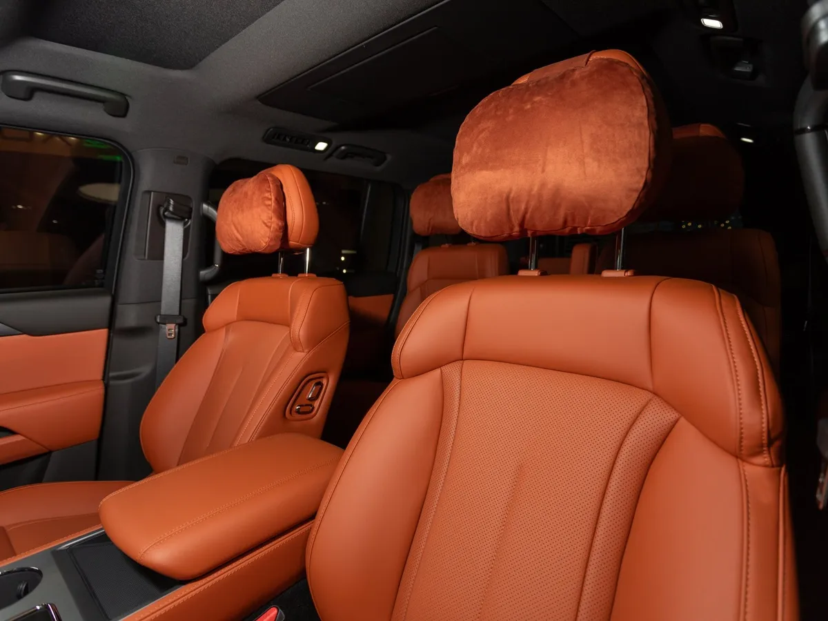 ROX 01 1.5 AT 4WD (475 л.с.) 7 мест Family Черный в АВИЛОН. Слайд №10