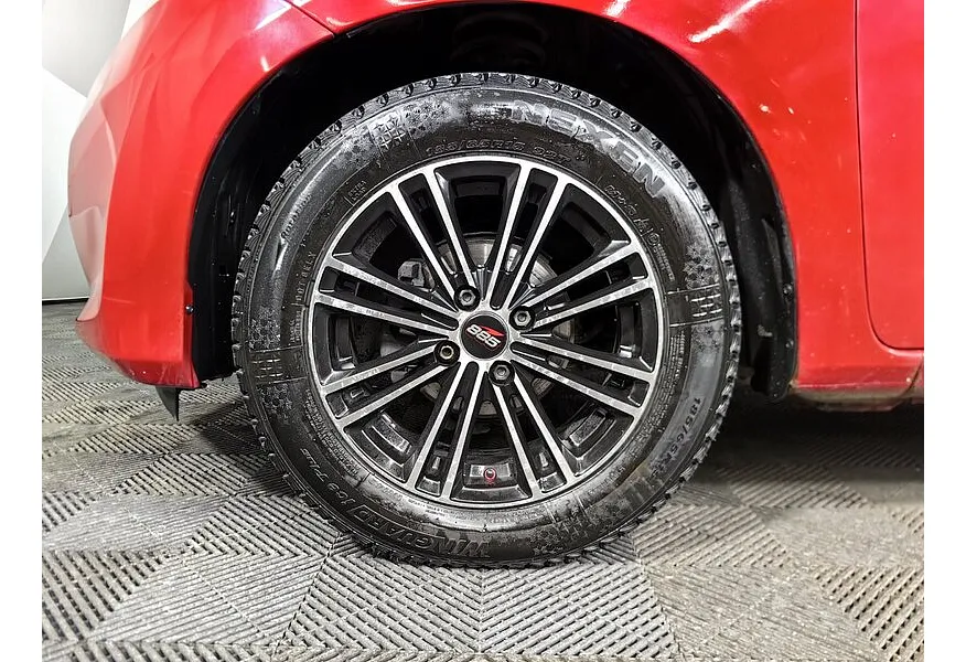 Honda Fit 1.3 CVT (100 л.с.) Красный в АВИЛОН. Слайд №9