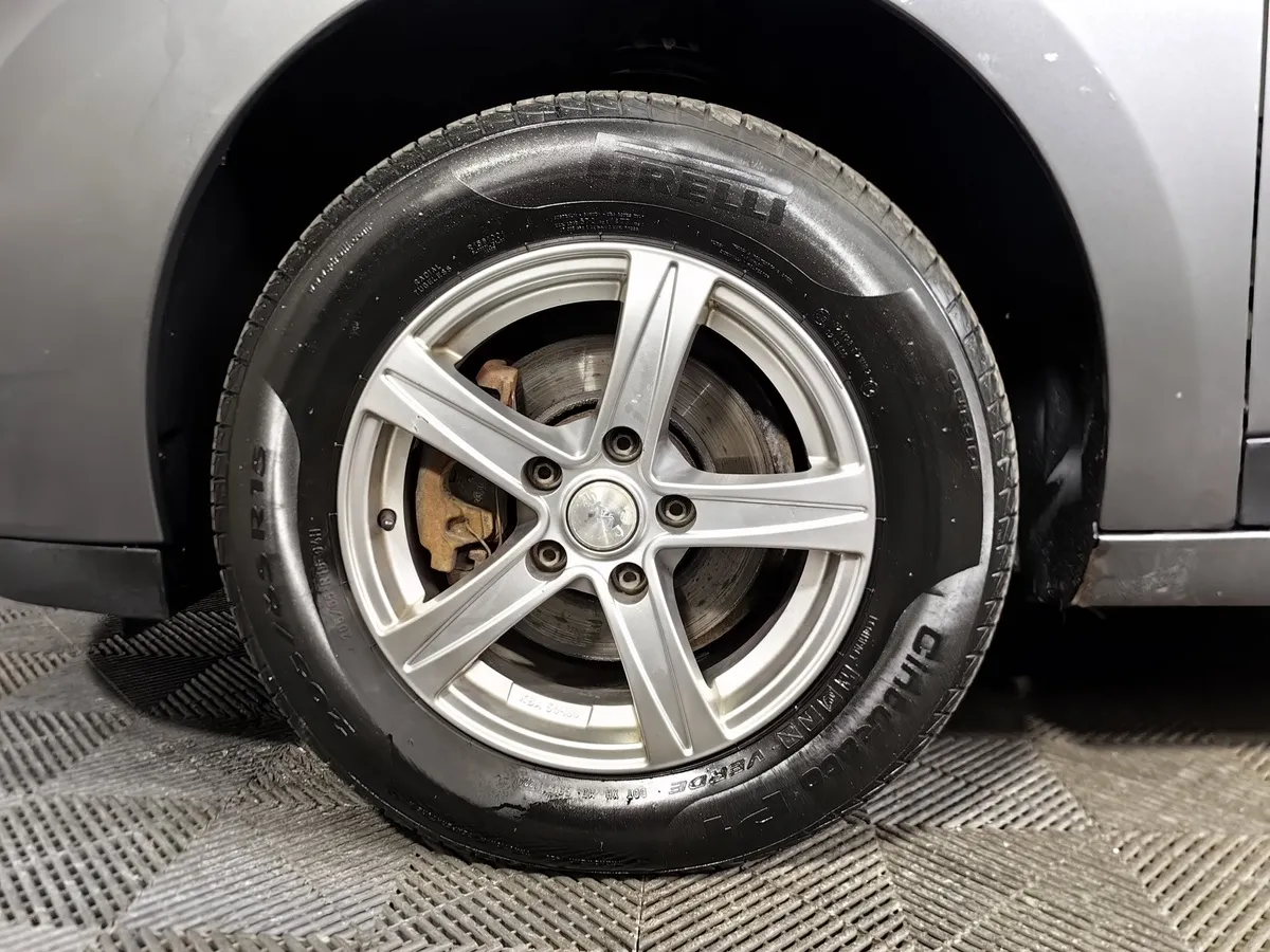 Renault Megane 1.6 MT (106 л.с.) Серый в АВИЛОН. Слайд №9