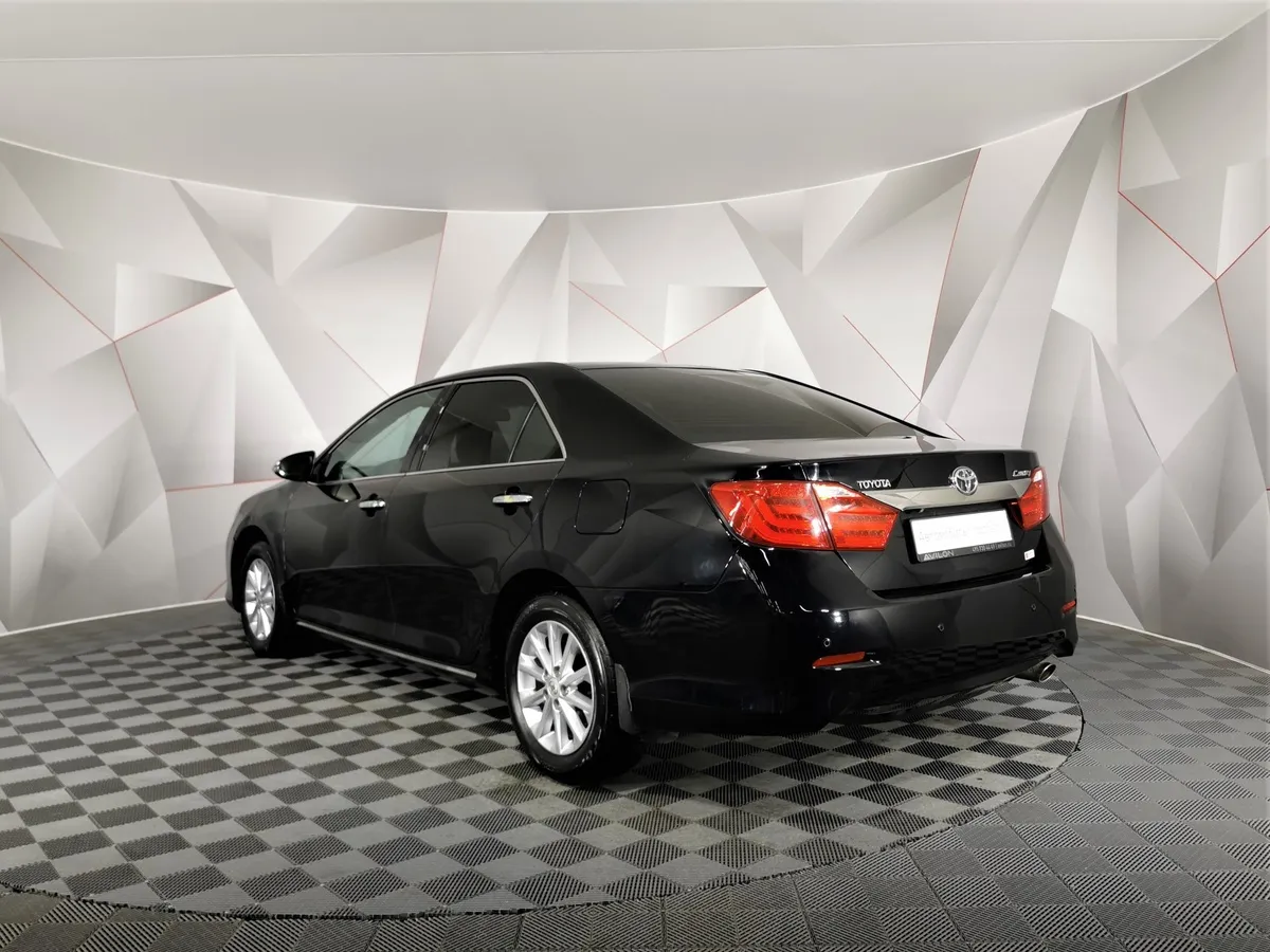Toyota Camry 2.5 AT (181 л.с.) Классик Черный в АВИЛОН. Слайд №4