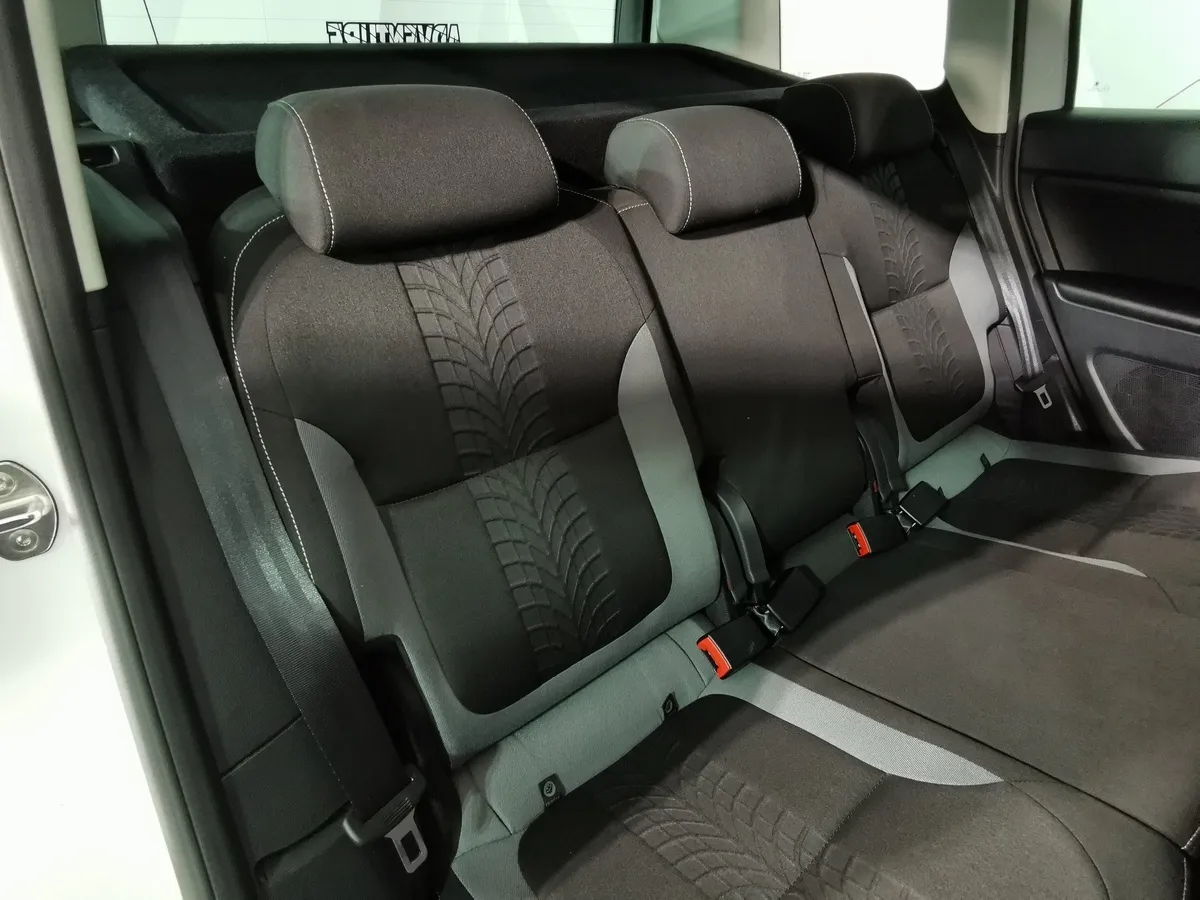 Skoda Yeti 1.6 AT (110 л.с.) Белый в АВИЛОН. Слайд №16