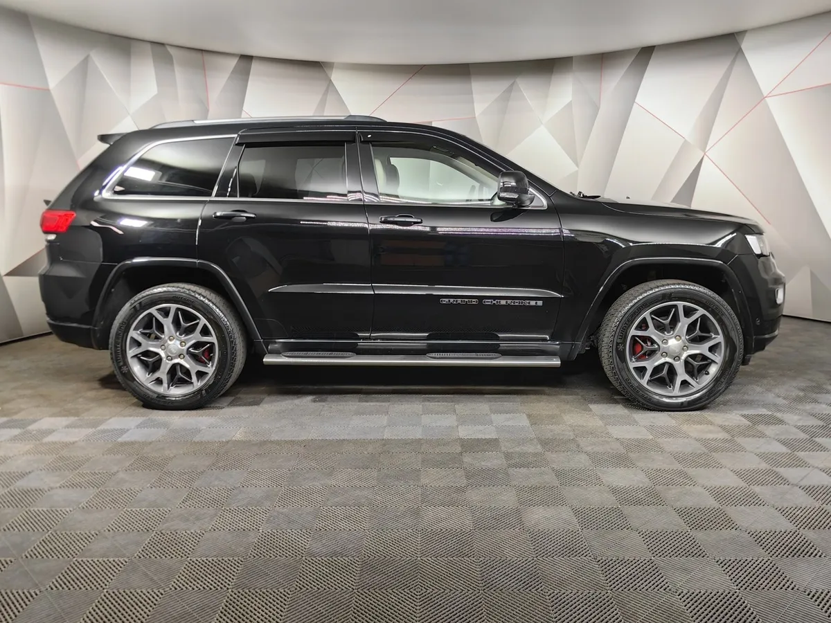 Jeep Grand Cherokee 3.6 AT AWD (286 л.с.) Overland Черный в АВИЛОН. Слайд №6