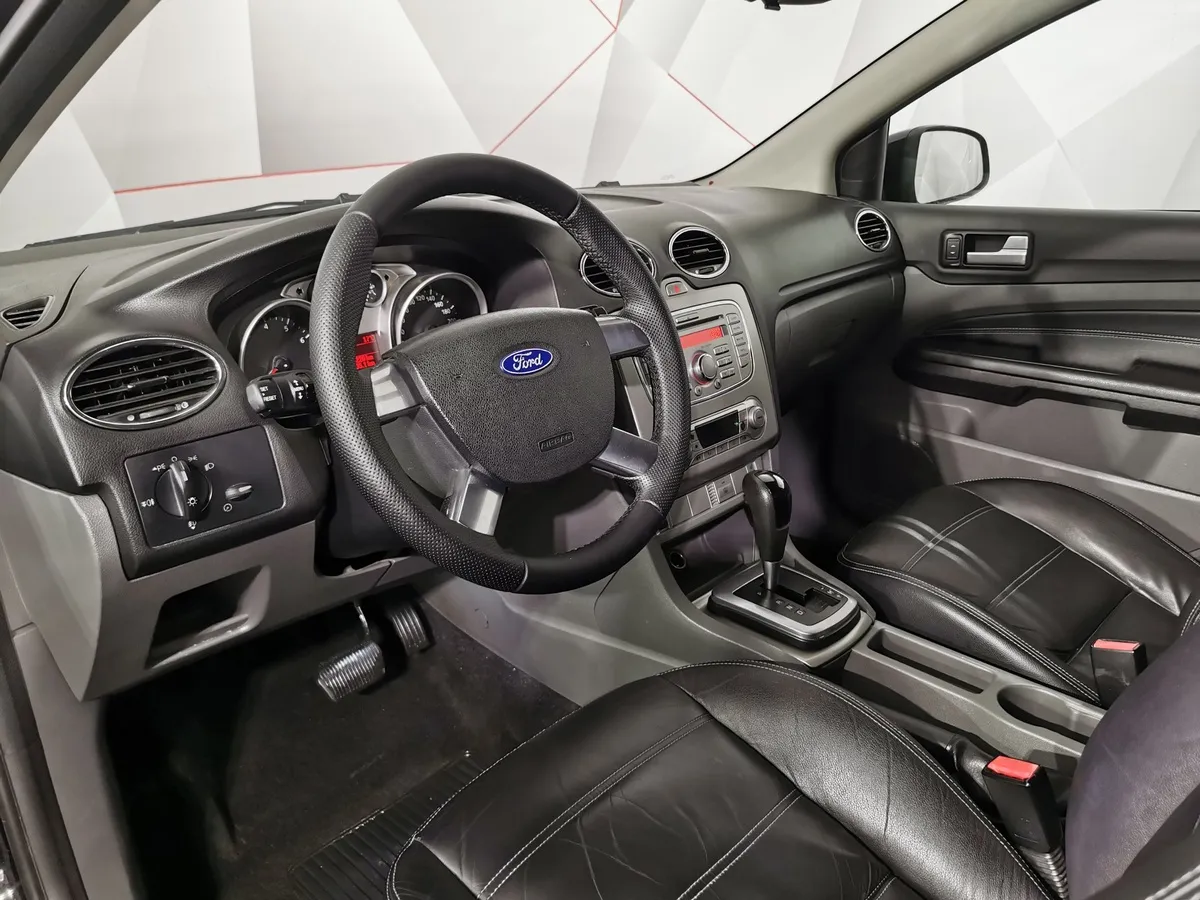 Ford Focus 2.0 AT (145 л.с.) Черный в АВИЛОН. Слайд №18