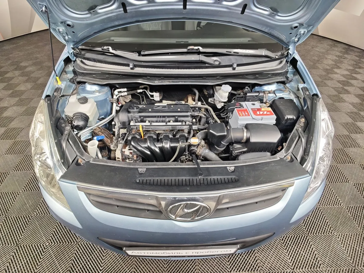 Hyundai i20 1.4 AT (101 л.с.) Голубой в АВИЛОН. Слайд №11