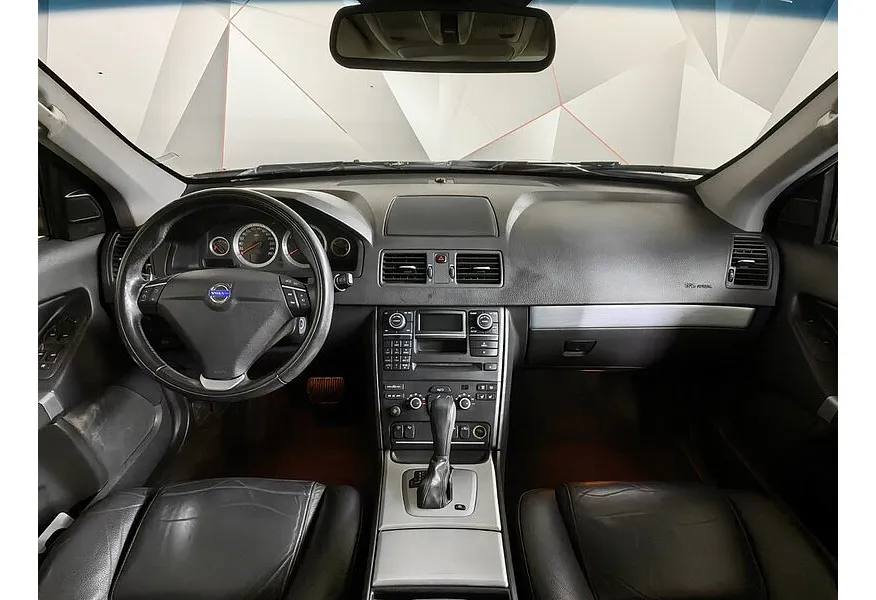 Volvo XC90 2.5 T5 Geartronic AWD (5 мест) (210 л.с.) Красный в АВИЛОН. Слайд №14