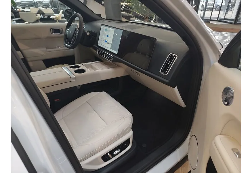 Li Auto L9 1.5 AT 4WD (449 л.с.) Ultra Белый в АВИЛОН. Слайд №16
