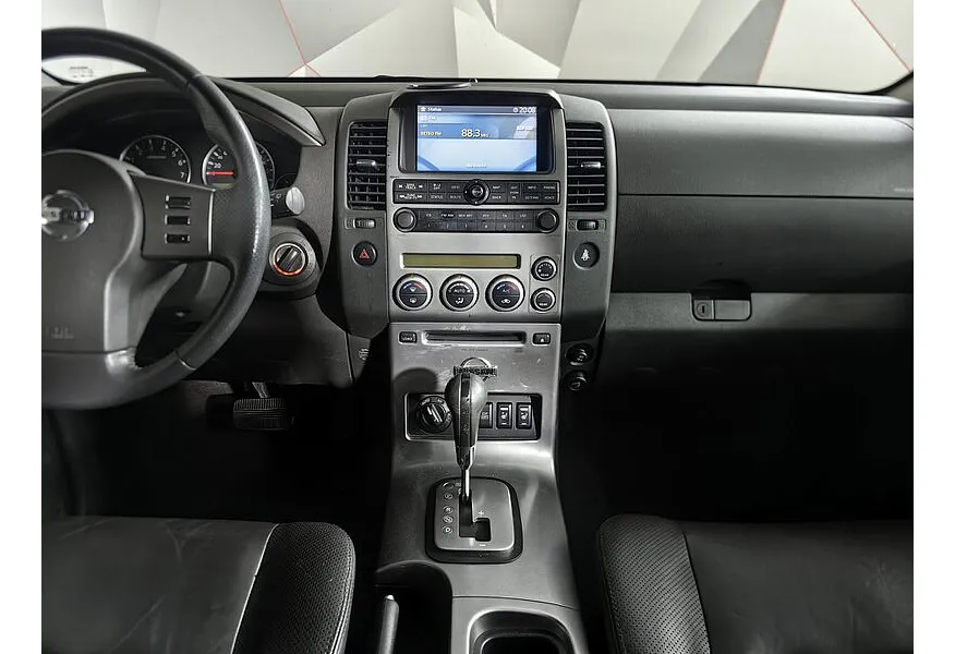 Nissan Pathfinder 4.0 AT (269 л.с.) Серебристый в АВИЛОН. Слайд №13