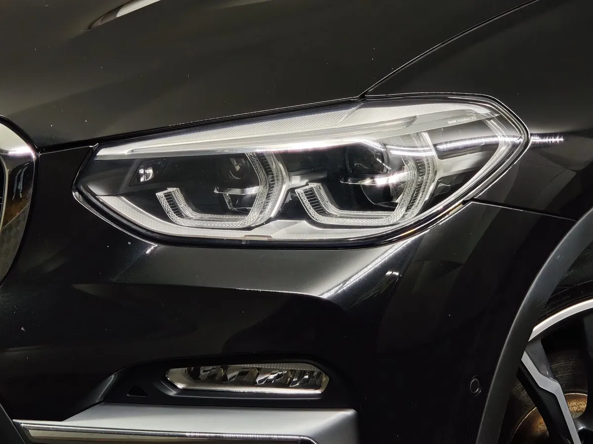 BMW X3 xDrive30d AT (249 л.с.) Luxury Черный в АВИЛОН. Слайд №8