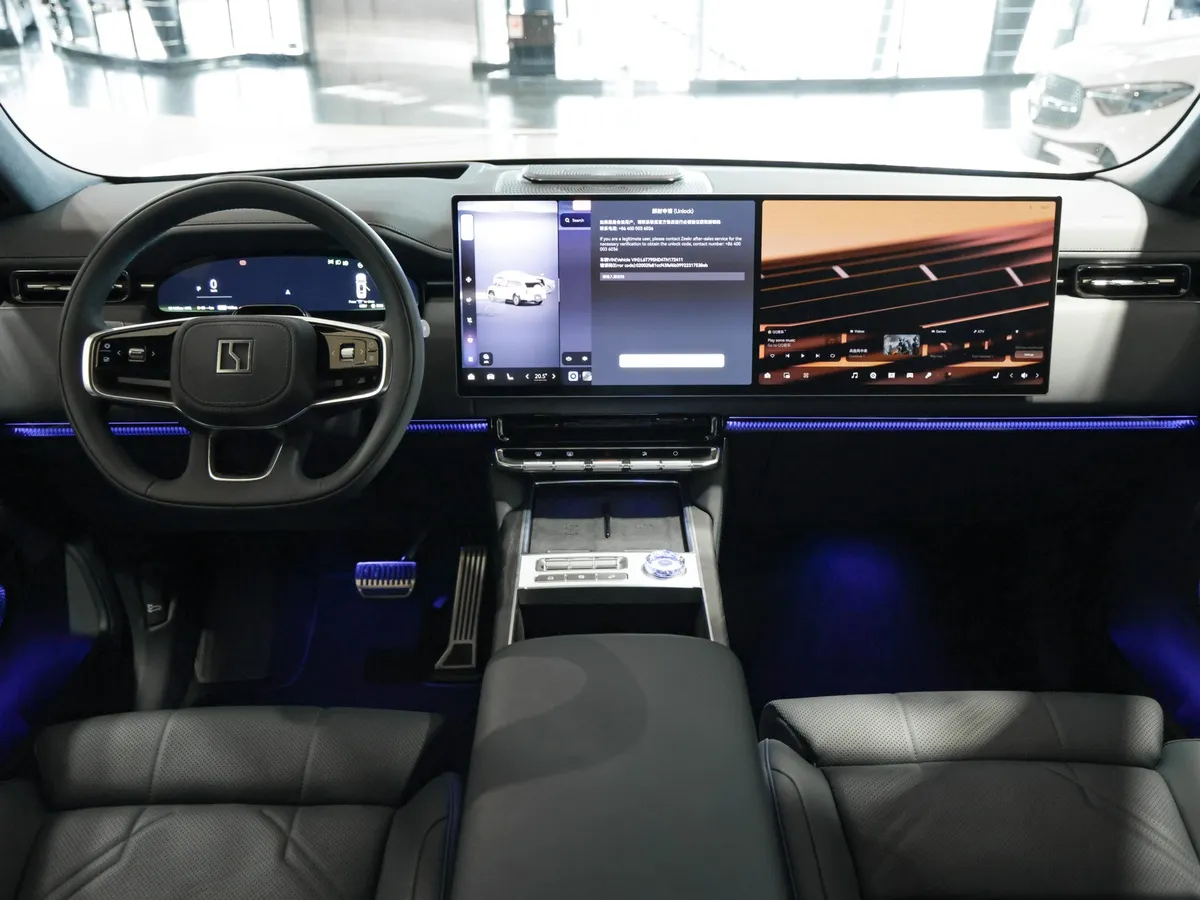 Zeekr 9X 2.0h AT 4WD (1177 л.с.) Max Черный в АВИЛОН. Слайд №15
