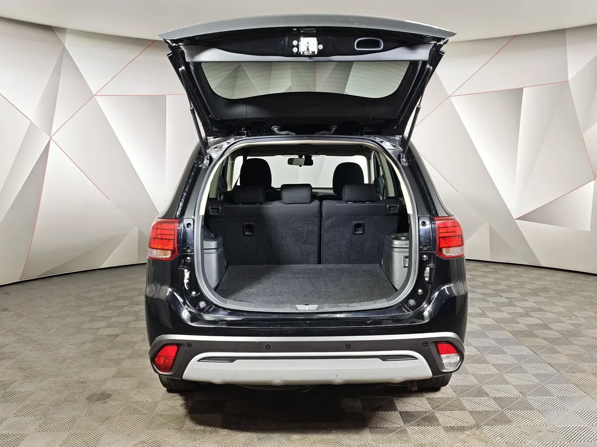 Mitsubishi Outlander 2.0 CVT (146 л.с.) Invite Черный в АВИЛОН. Слайд №12