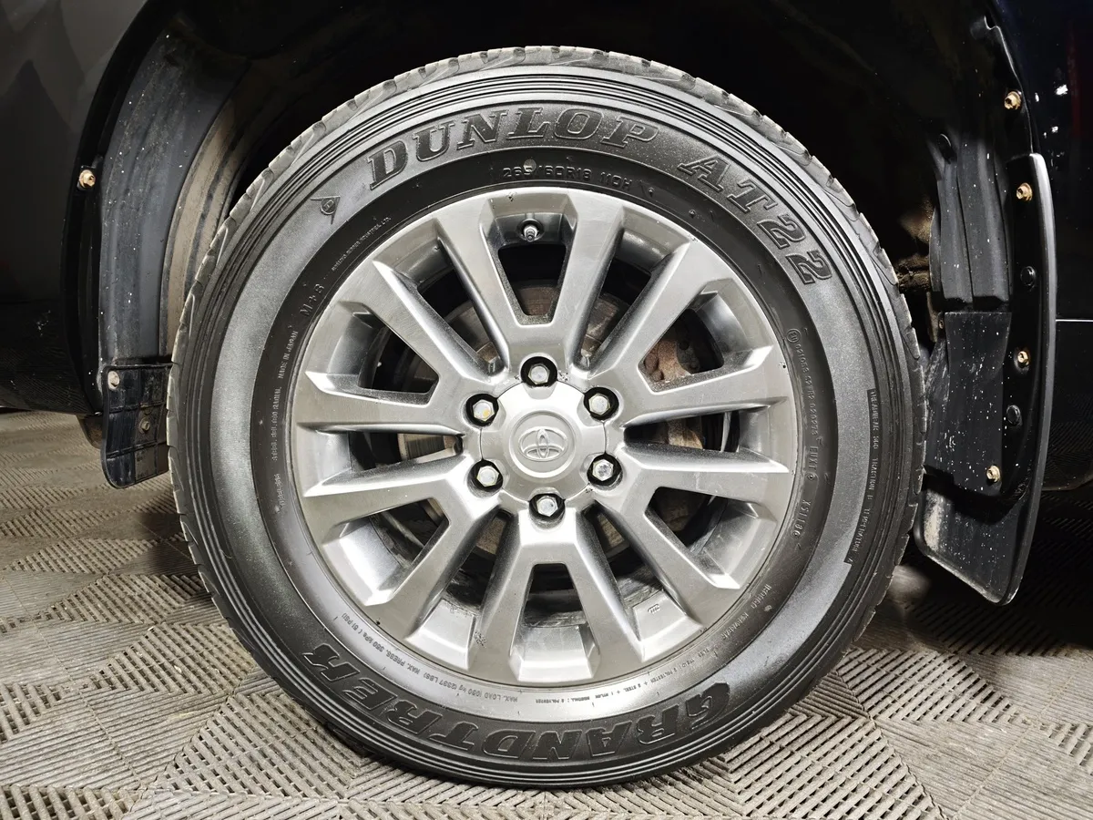 Toyota Land Cruiser Prado 2.8 D AT 4WD (5 мест) (177 л.с.) Комфорт Черный в АВИЛОН. Слайд №9