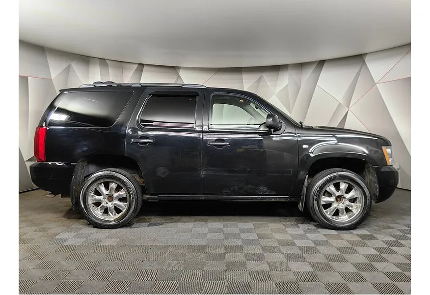 Chevrolet Tahoe 5.3 AT (325 л.с.) Черный в АВИЛОН. Слайд №4