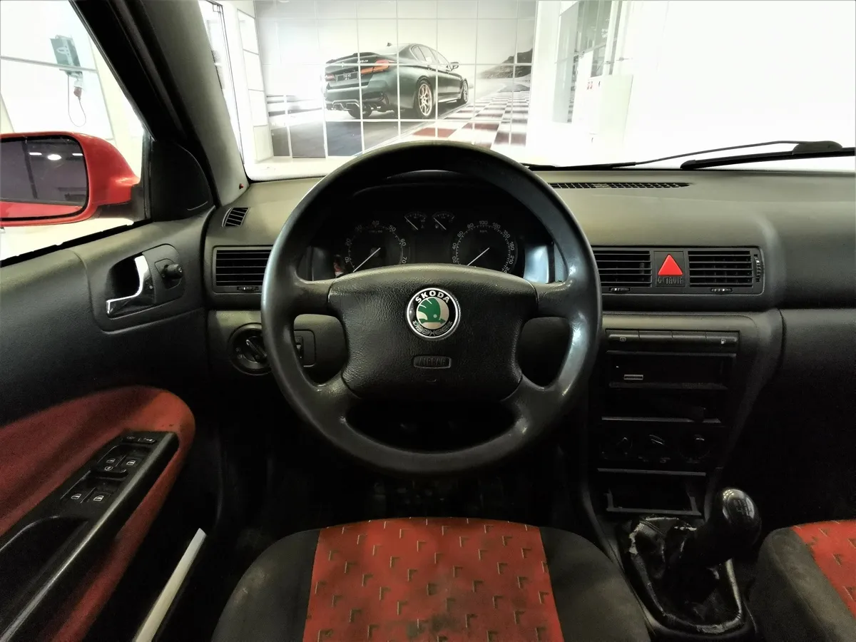 Skoda Octavia 1.6 MT (102 л.с.) Красный в АВИЛОН. Слайд №13