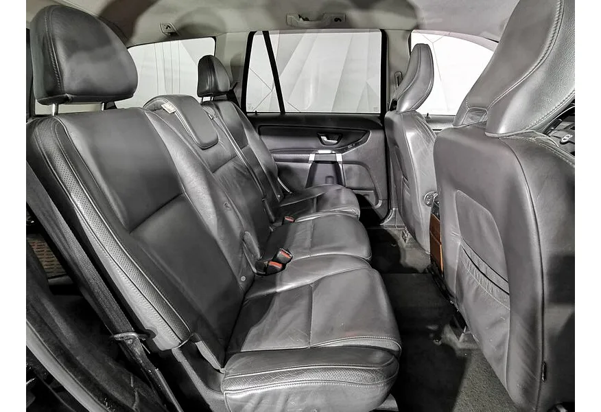 Volvo XC90 2.5 T5 Geartronic AWD (5 мест) (210 л.с.) Черный в АВИЛОН. Слайд №17