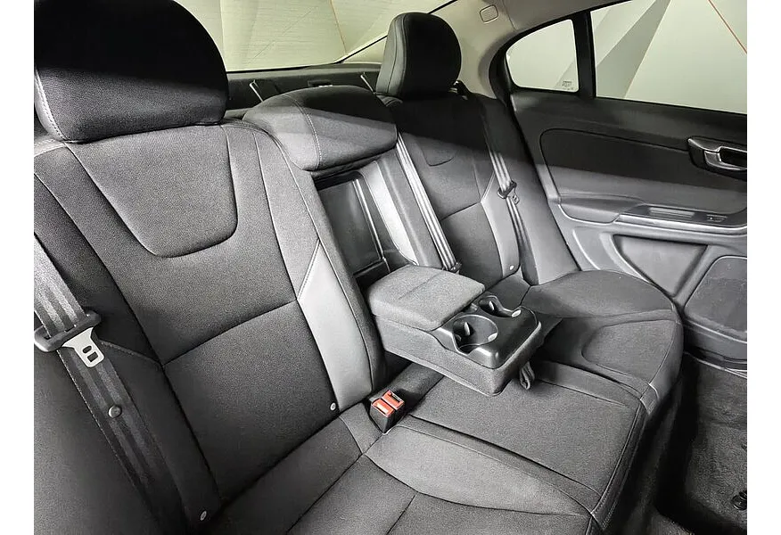 Volvo S60 1.6 T4 Turbo Powershift (180 л.с.) Черный в АВИЛОН. Слайд №15