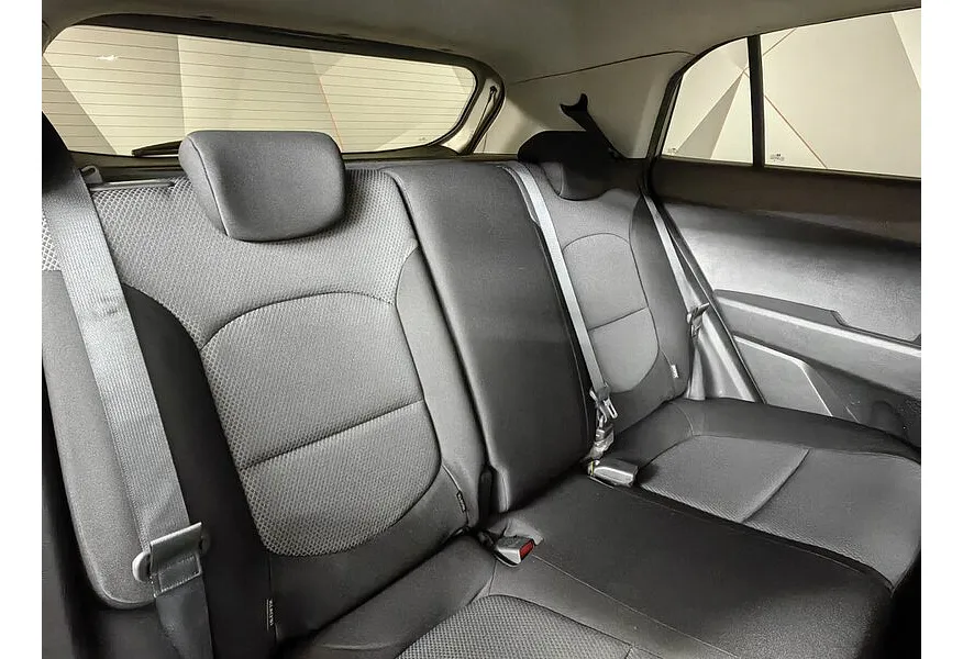 Hyundai Creta 1.6 AT AWD (121 л.с.) Travel Серебристый в АВИЛОН. Слайд №11