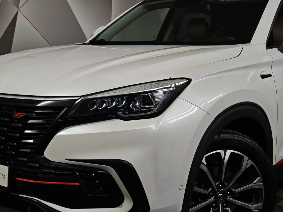 Changan CS85 2.0 AT 2WD (233 л.с.) Белый в АВИЛОН. Слайд №10