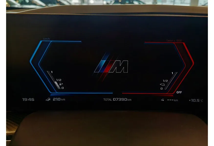 BMW XM 4.4 xDrive Plug-in-Hybrid Steptronic (653 л.с.) Черный в АВИЛОН. Слайд №13