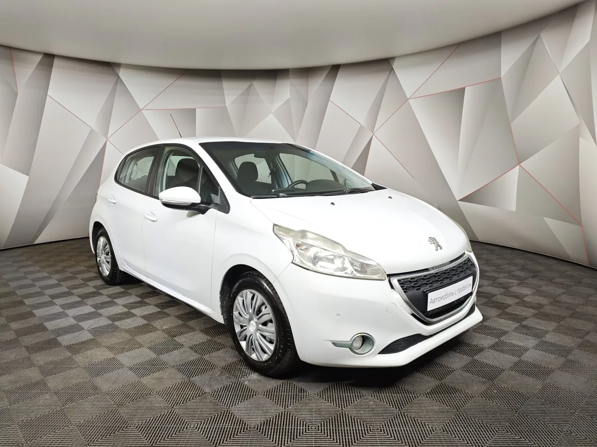 Peugeot 208 1.2 VTi MT (82 л.с.) Белый в АВИЛОН. Слайд №3