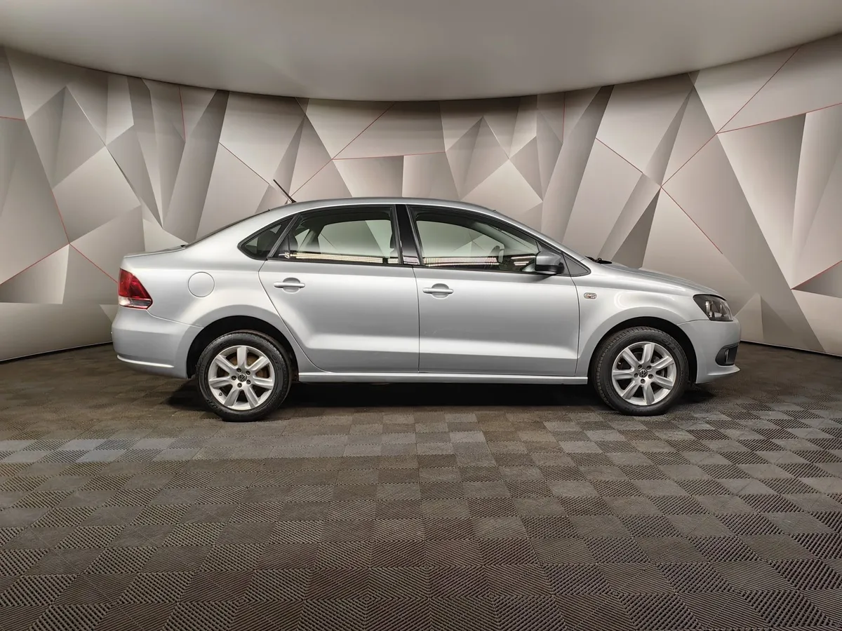 Volkswagen Polo 1.6 MPI AT (110 л.с.) Highline Серебристый в АВИЛОН. Слайд №6
