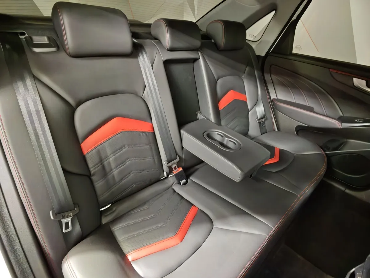 Kaiyi E5 1.5 CVT 2WD (147 л.с.) Luxury Белый в АВИЛОН. Слайд №17