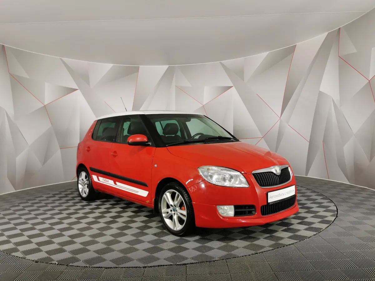 Skoda Fabia 1.6 MT (105 л.с.) Ambiente Красный в АВИЛОН. Слайд №3