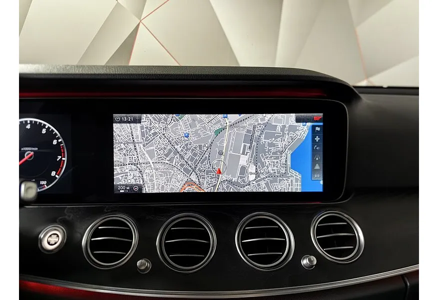 Mercedes-Benz E-Класс E 400 d 4MATIC 9G-TRONIC (333 л.с.) Luxury Черный в АВИЛОН. Слайд №15
