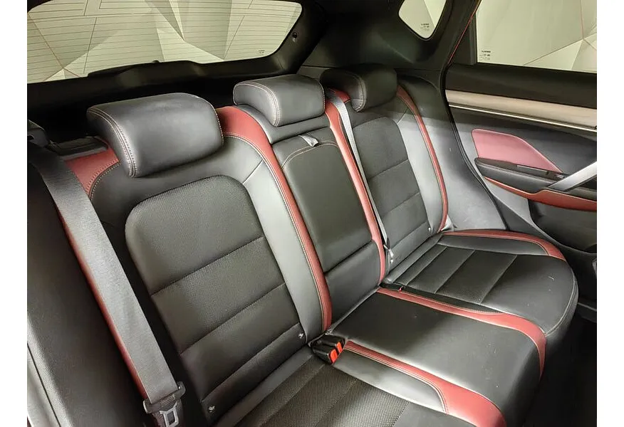 Geely Coolray 1.5T 7DCT 2WD (150 л.с.) Flagship Sport Красный в АВИЛОН. Слайд №17