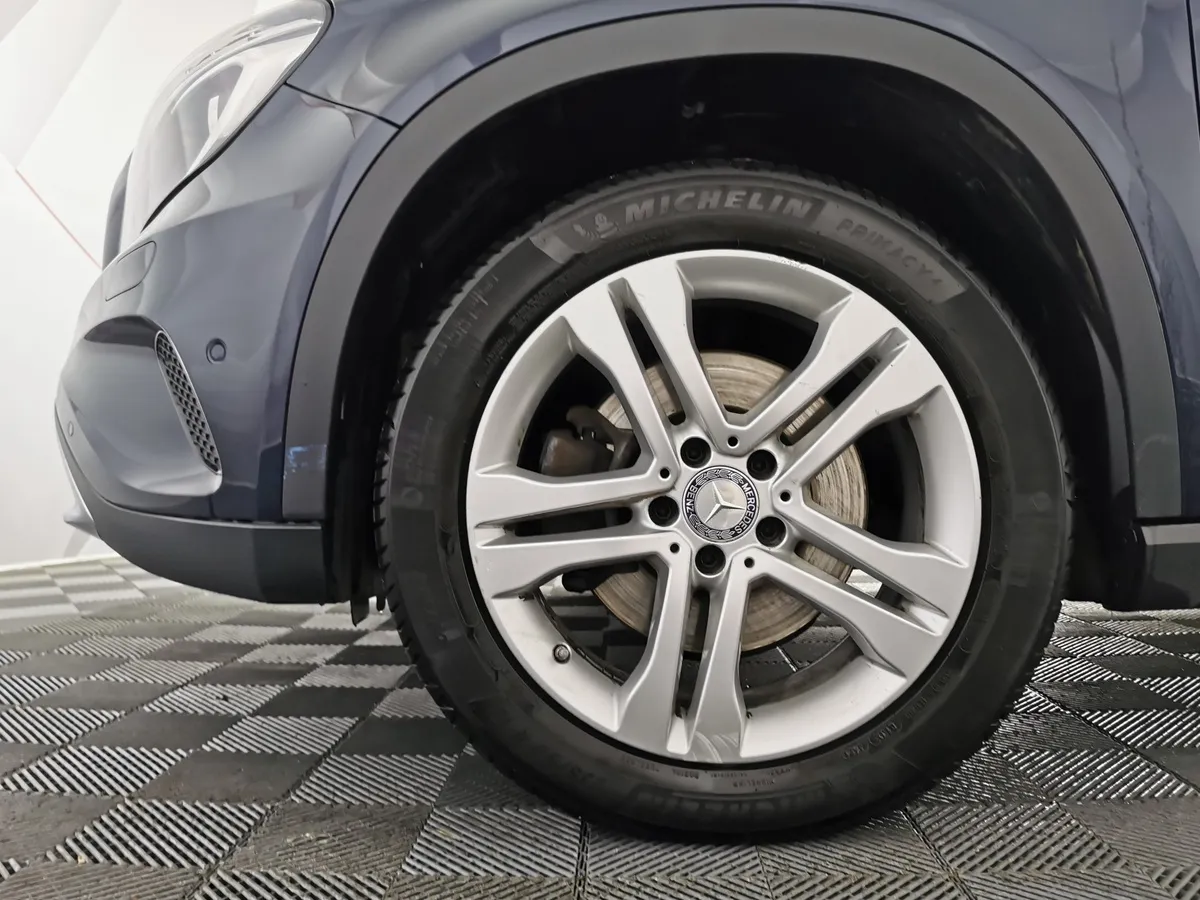 Mercedes-Benz GLA 250 7G-DCT 4MATIC (211 л.с.) Особая серия Синий в АВИЛОН. Слайд №9