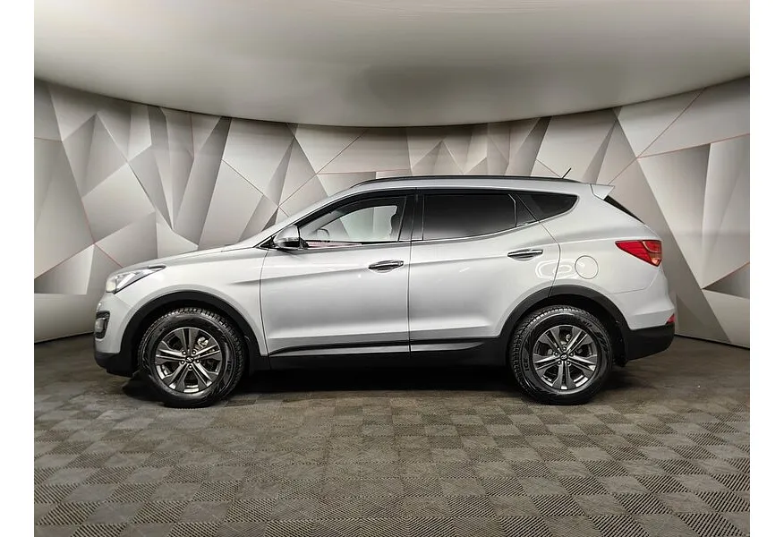 Hyundai Santa Fe 2.4 AT 4WD (175 л.с.) Dynamic Серебристый в АВИЛОН. Слайд №5