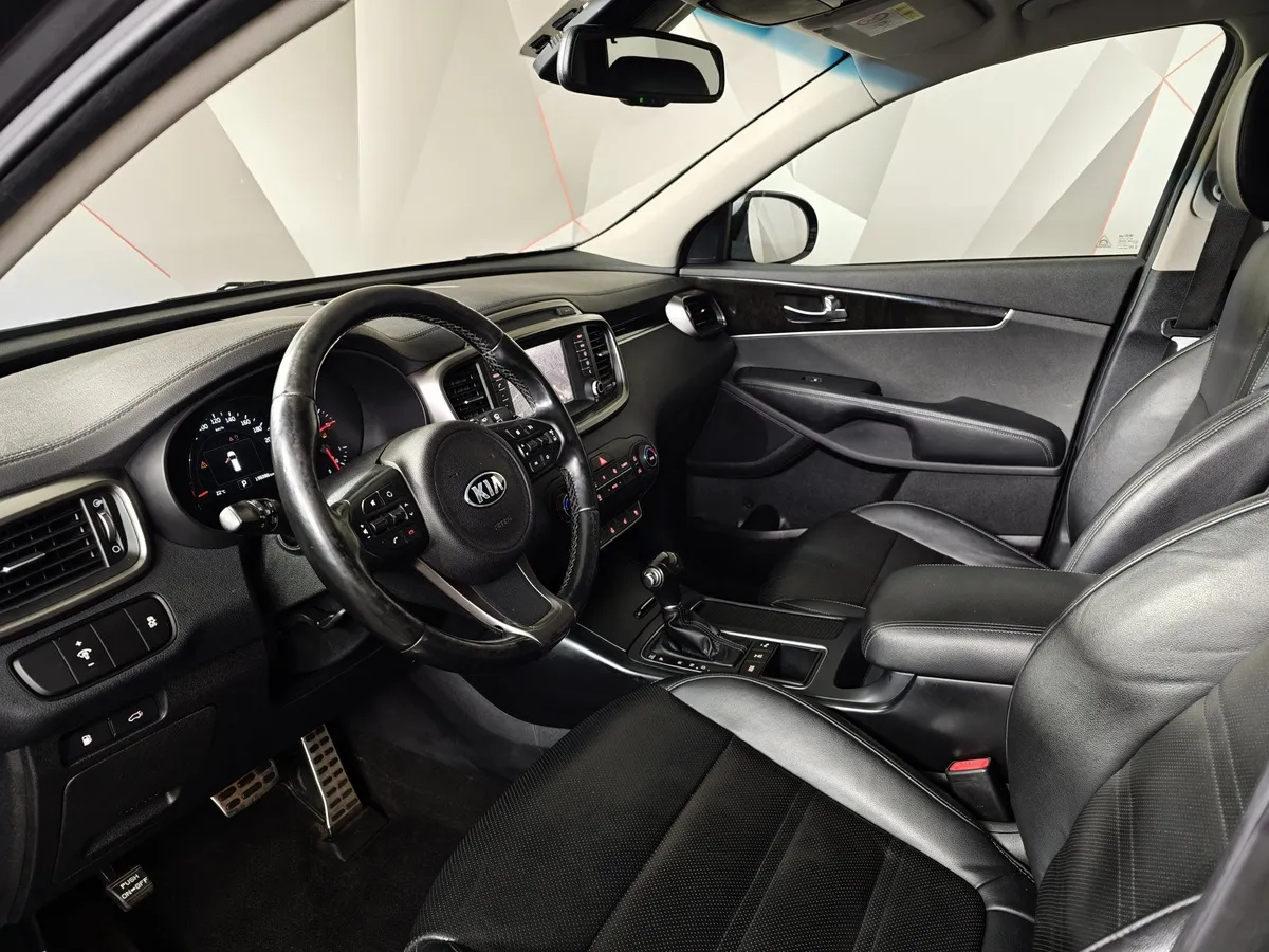 Kia Sorento 2.2 D AT AWD (5 мест) (200 л.с.) Prestige Серый в АВИЛОН. Слайд №19