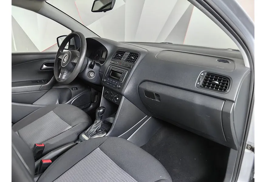 Volkswagen Polo 1.6 Tiptronic (105 л.с.) Comfortline Серебристый в АВИЛОН. Слайд №13