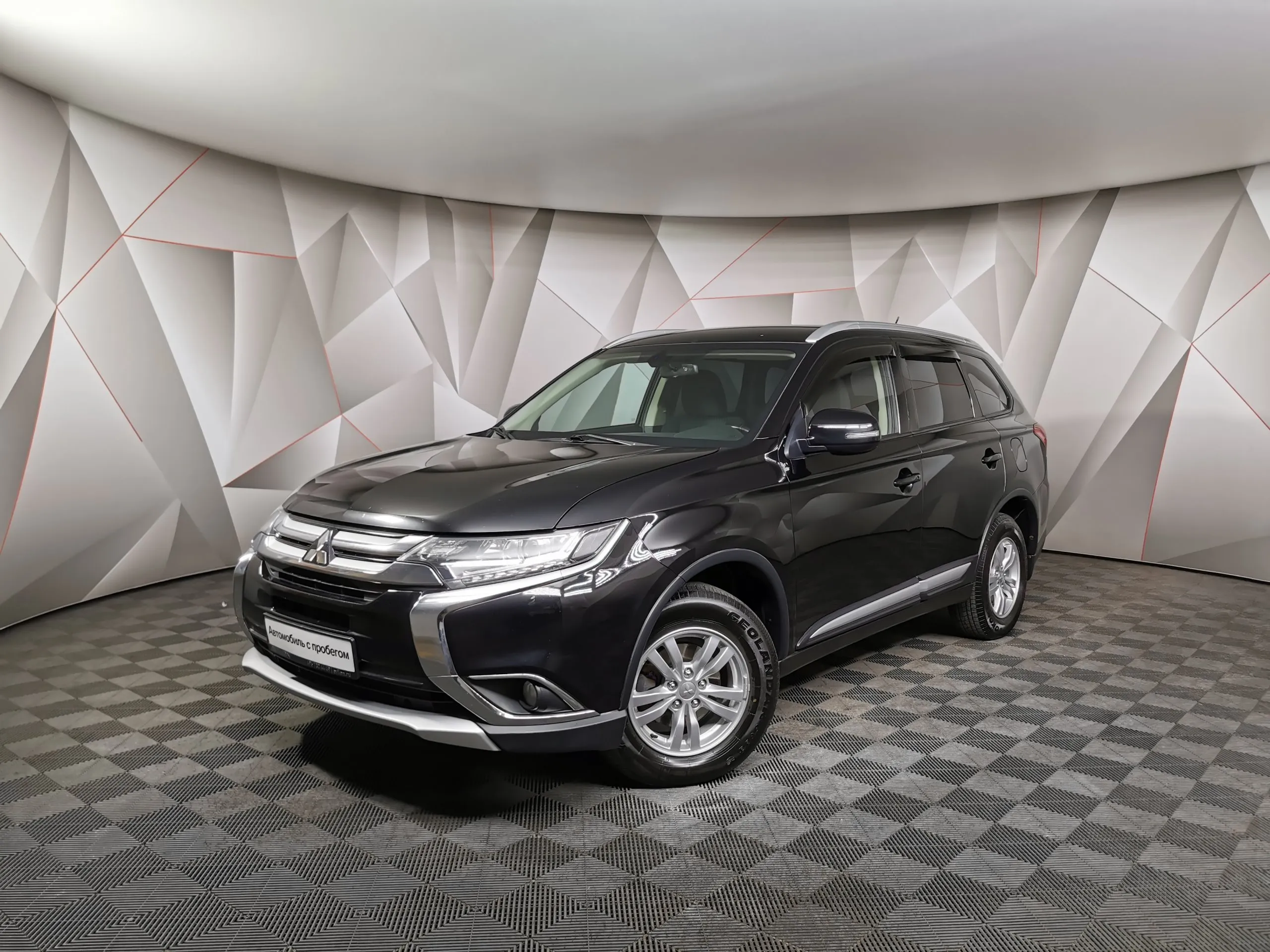 Mitsubishi Outlander 2.0 MIVEC CVT 4WD (146 л.с.) Instyle Черный в Москве №  ТИ-UY36984. Купить Mitsubishi Outlander III 3-й Рестайлинг Вариатор  Бензиновый с пробегом 226390 км. Цена 1840000