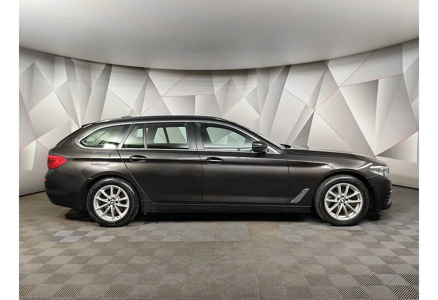 BMW 5 серия 520d Steptronic (190 л.с.) Коричневый в АВИЛОН. Слайд №6